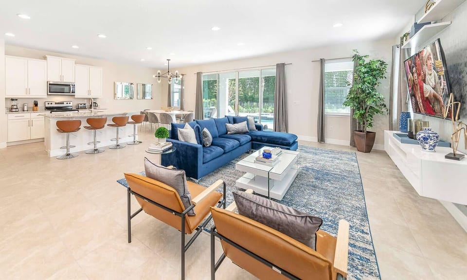 [amenities:living-area:2] Living Area