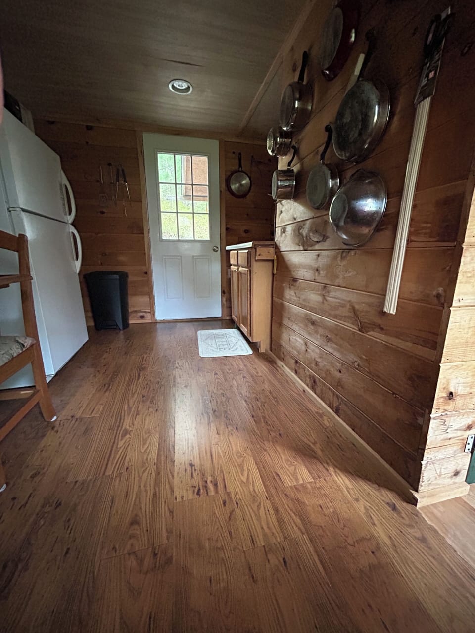 door leading to back deck