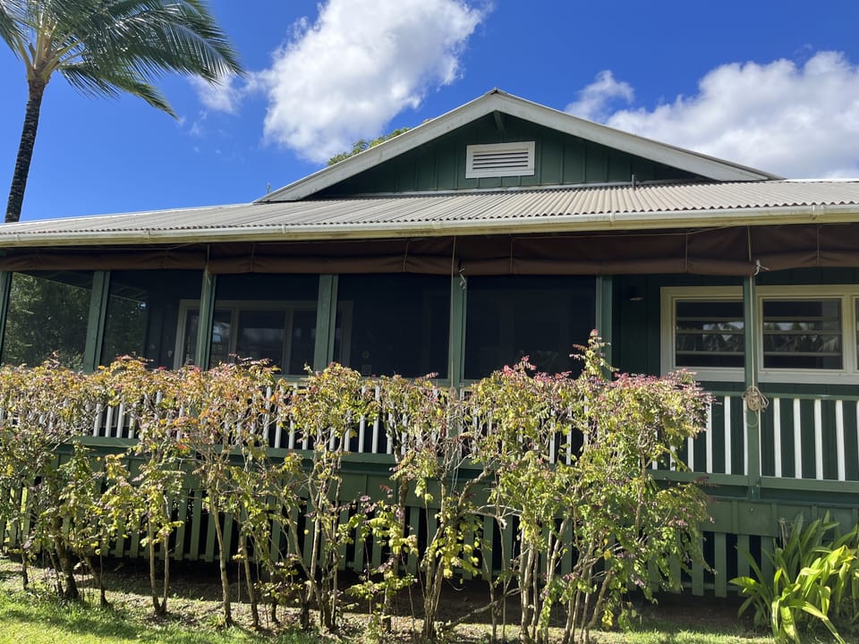Private enclosed lanai