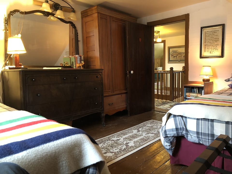 Two rooms each with two twin beds- can accommodate up to six people 