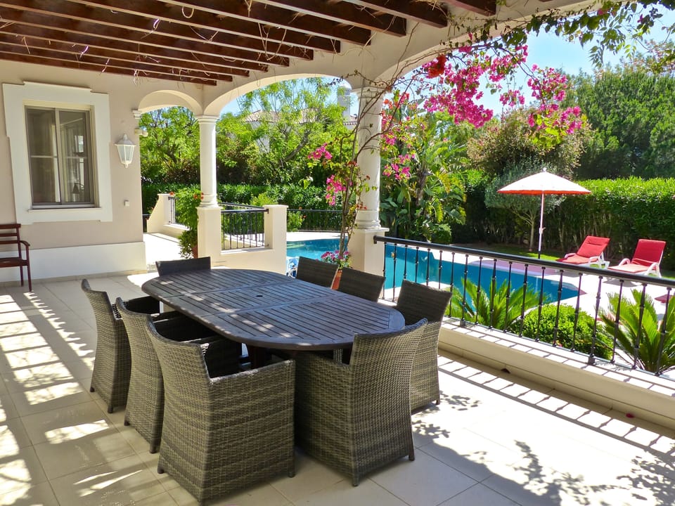 Al Fresco Dining Area