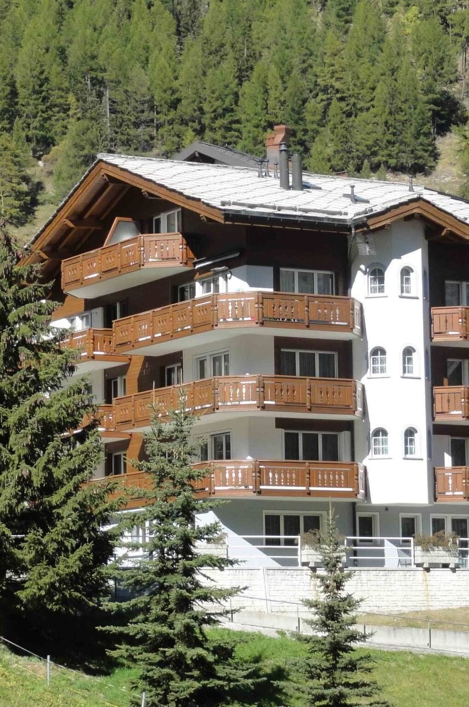 Building, Window, Property, Plant, Tree, Wood, House, Architecture, Biome, Residential Area