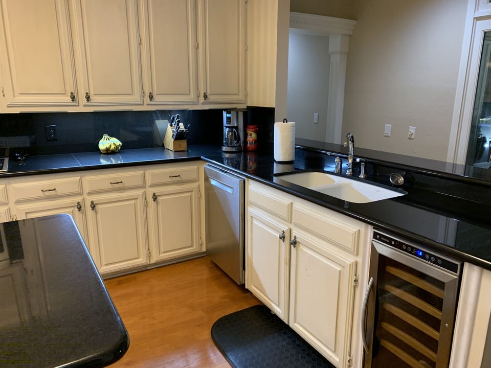 Top of the line appliances with fully stocked kitchen utensils 
