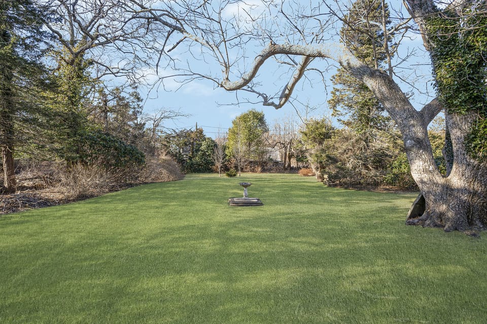 "Tracy is a lovely hostess...great location with a stunning back yard." -Shawna