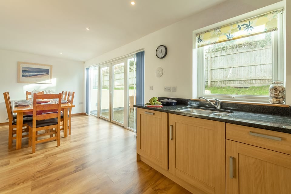 Headland Beaches, Newquay. Upper ground floor: Open plan living area