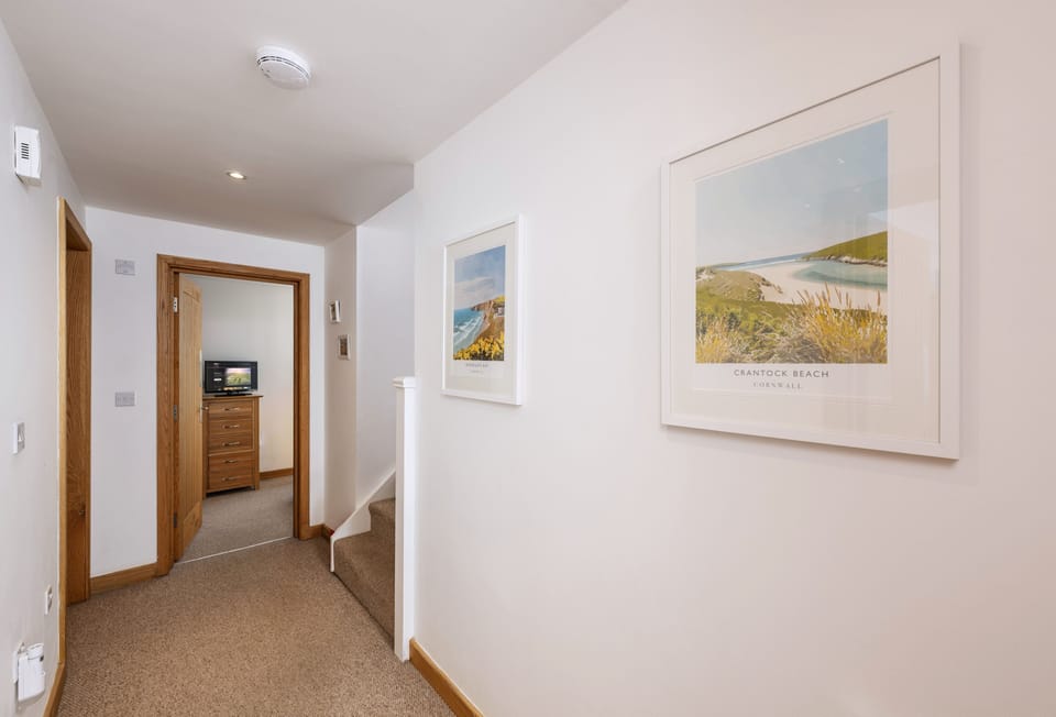 Headland Beaches: A spacious retreat in Newquay just moments from Porth Beach and Lusty Glaze Beach