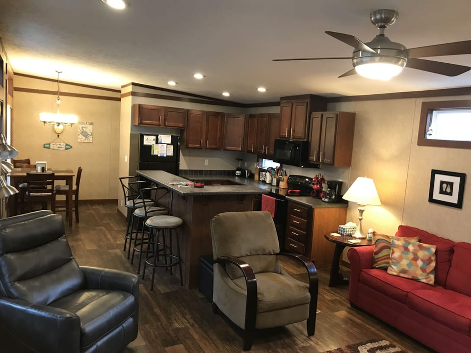 Full Kitchen with Island