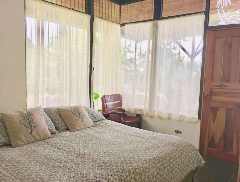 King room with ensuite bathroom with large walk-in s