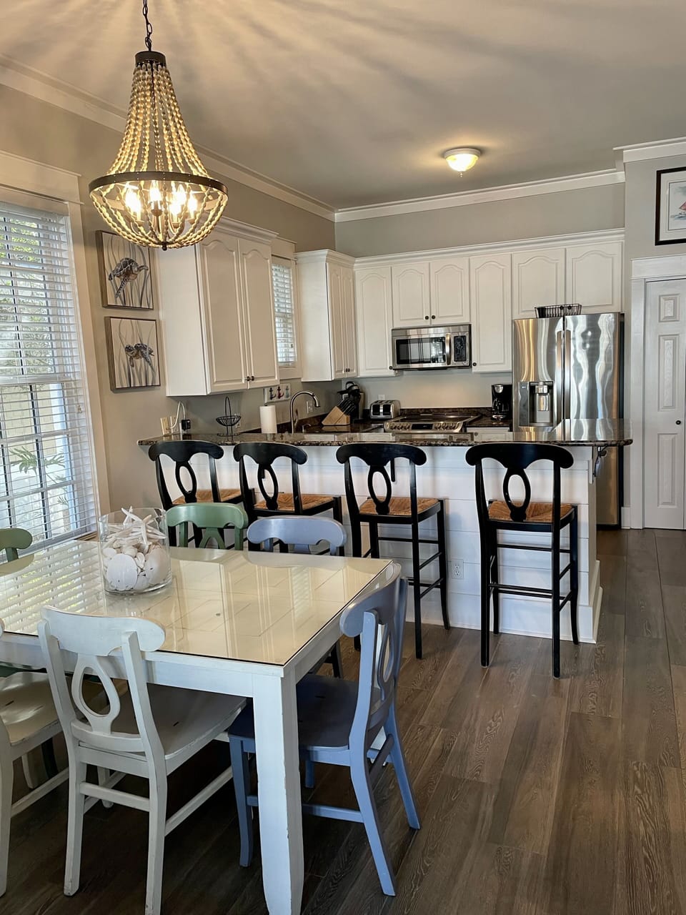 Dining room and breakfast bar easily seat 10 for meals