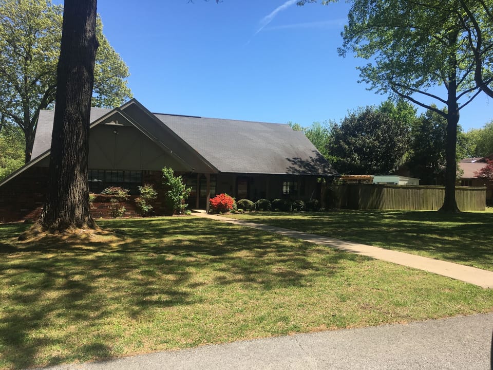 Private home adjacent to Crystal Bridges