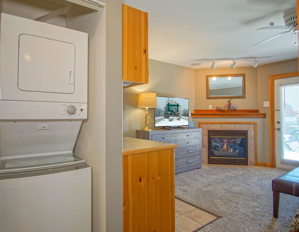 There is a washer and dryer on the basement too!