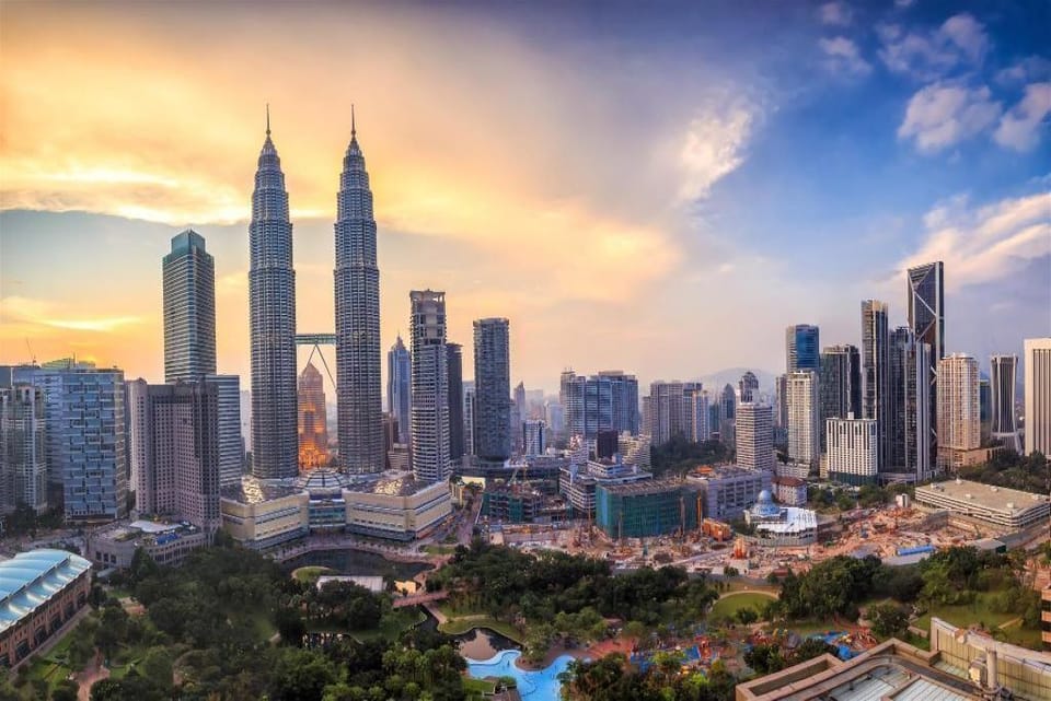 Kuala Lumpur City Centre (KLCC) - 7.54 km from property
