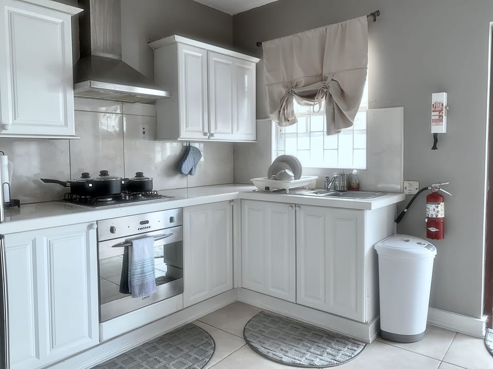 The kitchen is spacious enough for three cooks! 