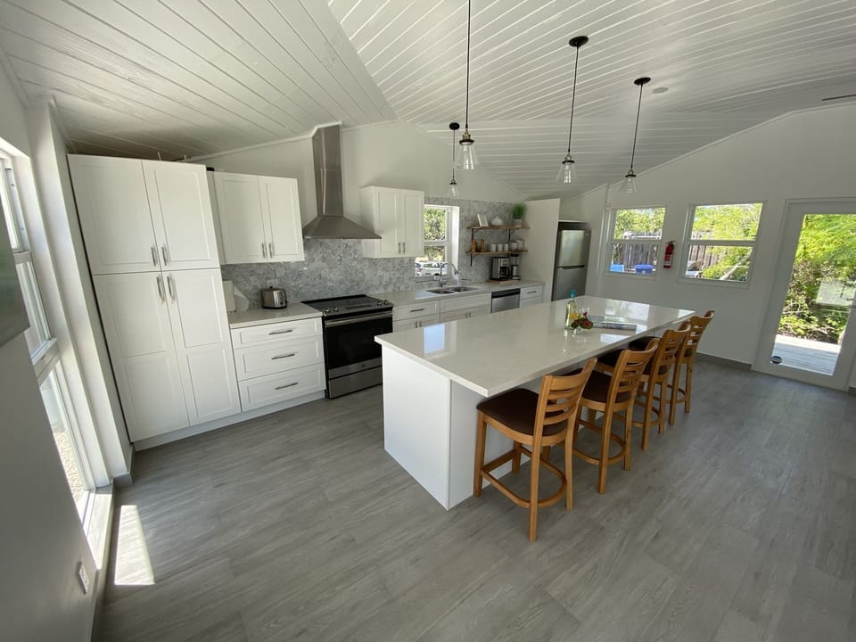 Fully Equipped Kitchen with Stainless Steel Appliances