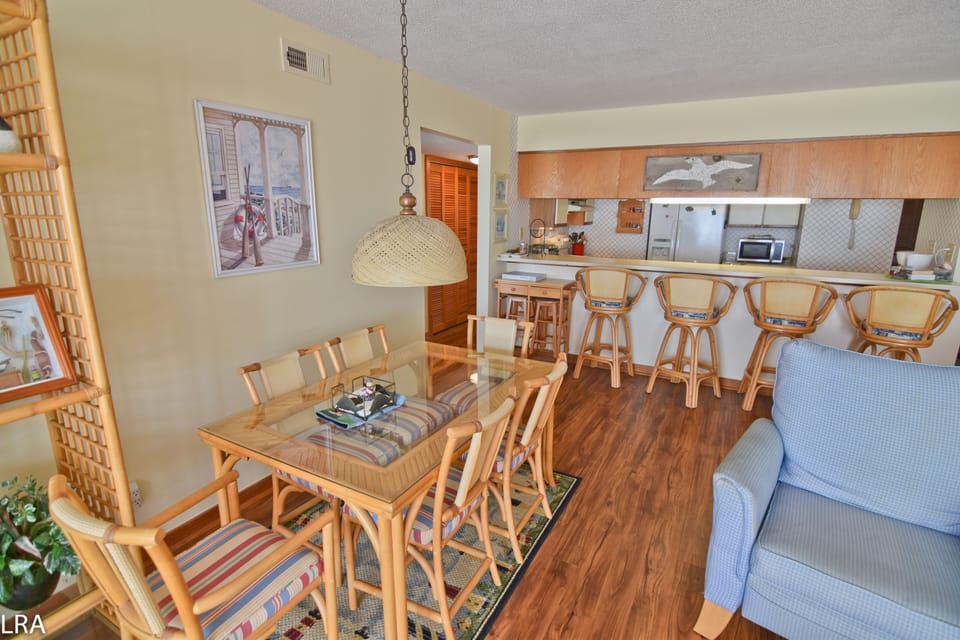 Dining Area -12
