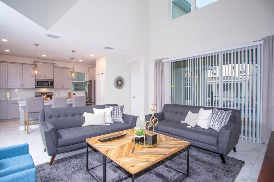 Living Room W TV 