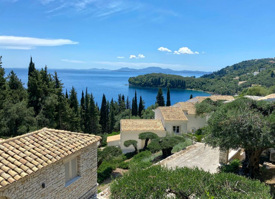 Paleopetres K-Nine
The property and gardens