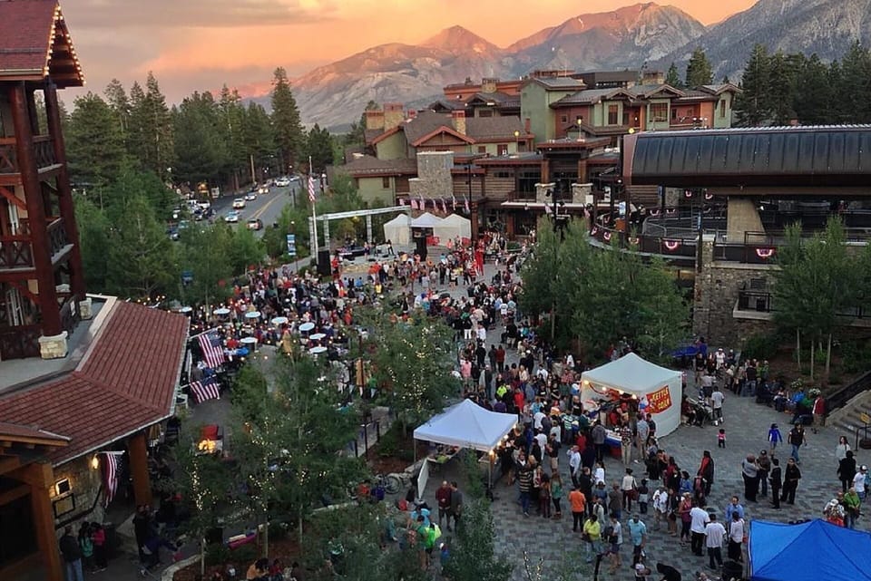 Village Lodge 1BR w/500+ Reviews, Gorgeous and Private... Apartment in Mammoth Lakes