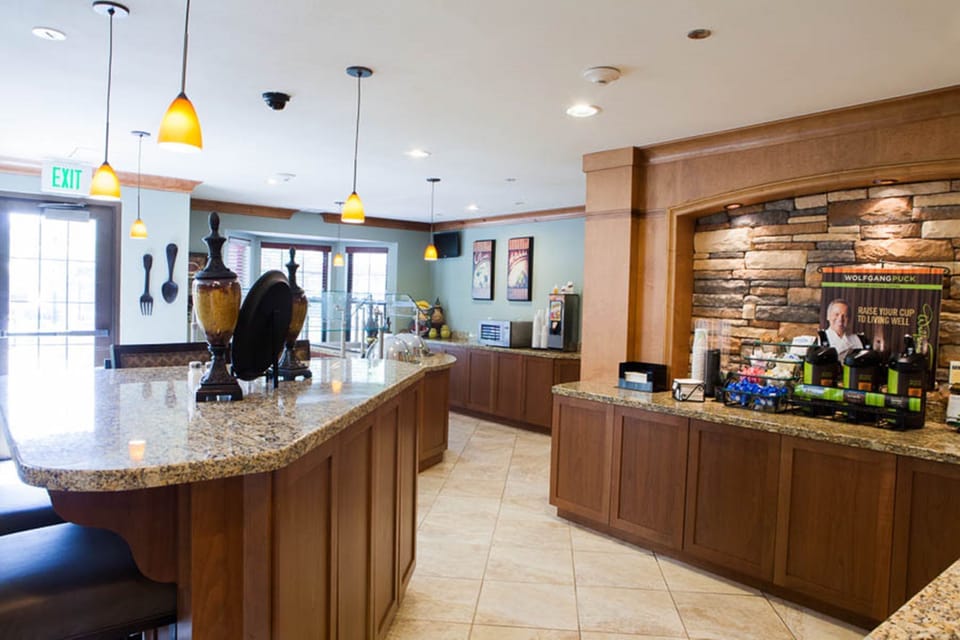 Start your day off right with an amazing breakfast!