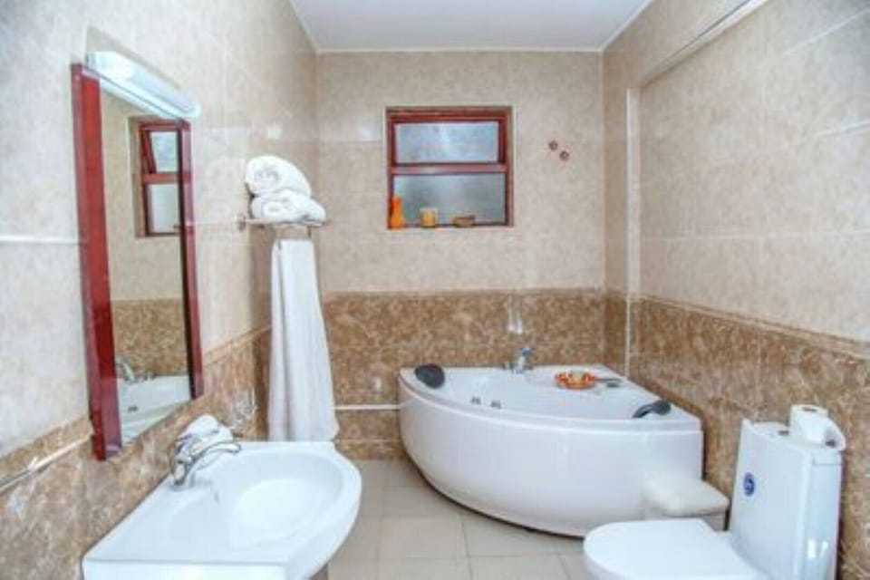 Master bedroom bathroom