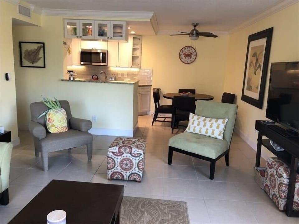 Living Room/Dining Room