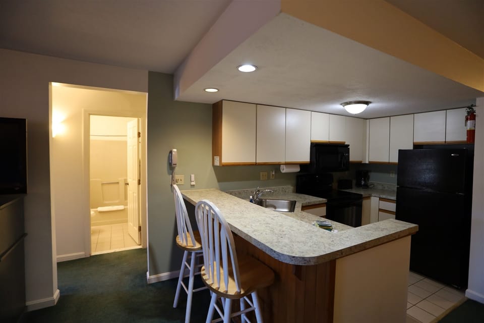 Full Kitchen with Breakfast Bar in Deer Park Resort Condo
