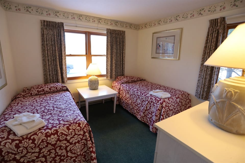 Second Bedroom with Two Twin Beds in Vacation Condo Near Loon Mountain