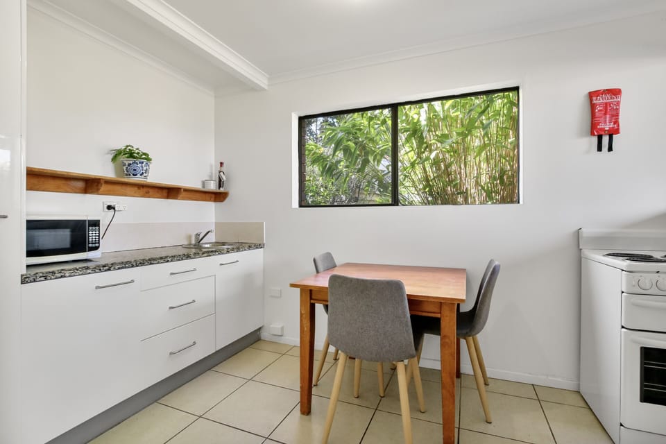 Kitchen dining