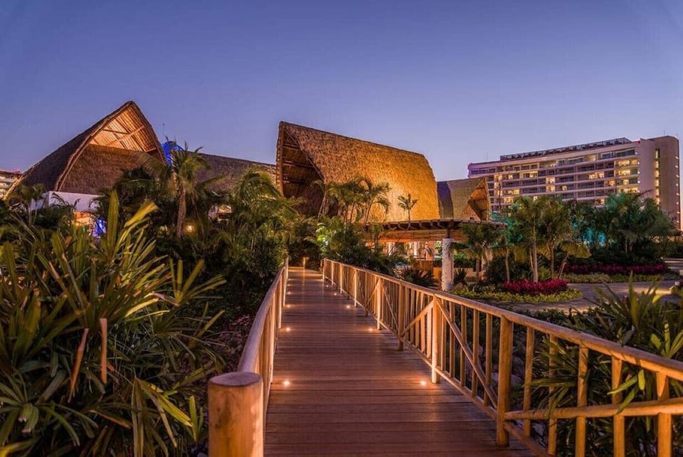 Board walk to Sancatarium