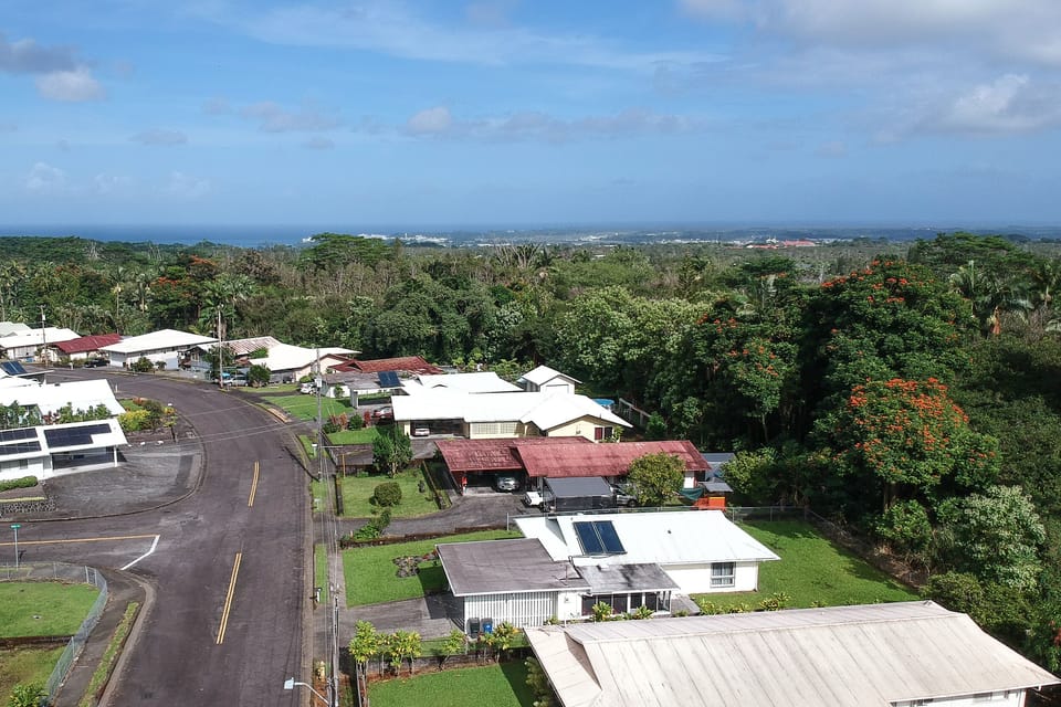 Close to Downtown Hilo and Bayfront