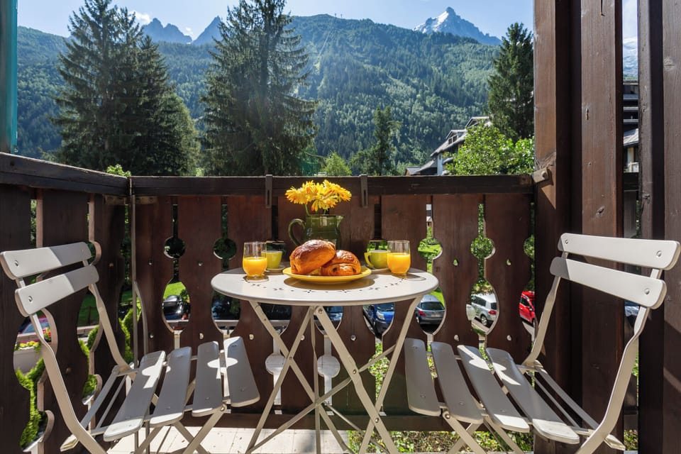 Petite balcony with a view of Mont Blanc