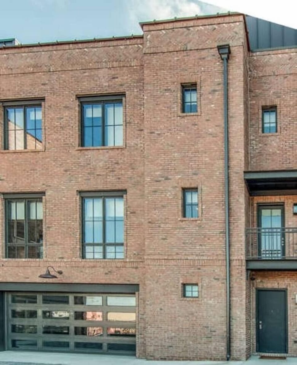 Private 2 Car Garage