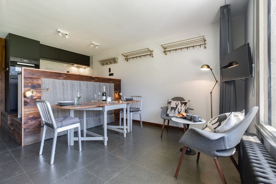 Bright open plan modern studio