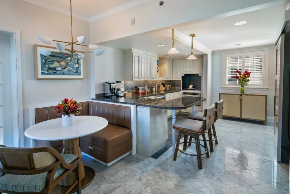 2 bedroom, 2 bath suite kitchen/dining