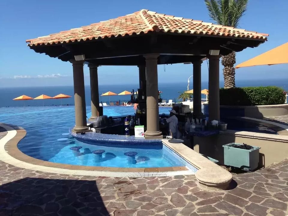 Pueblo Bonito Sunset Beach Sky Pool Swim up Bar 
