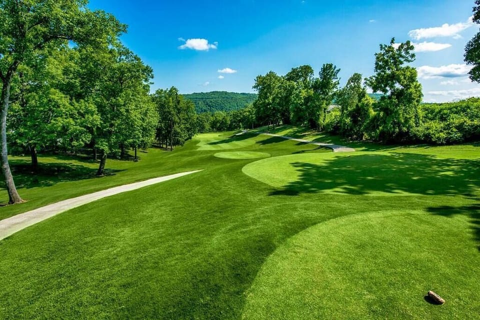 Award winning 18-hole golf at The Pointe! (5)