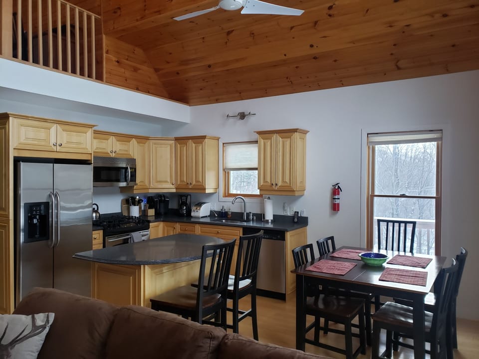 open kitchen/dining