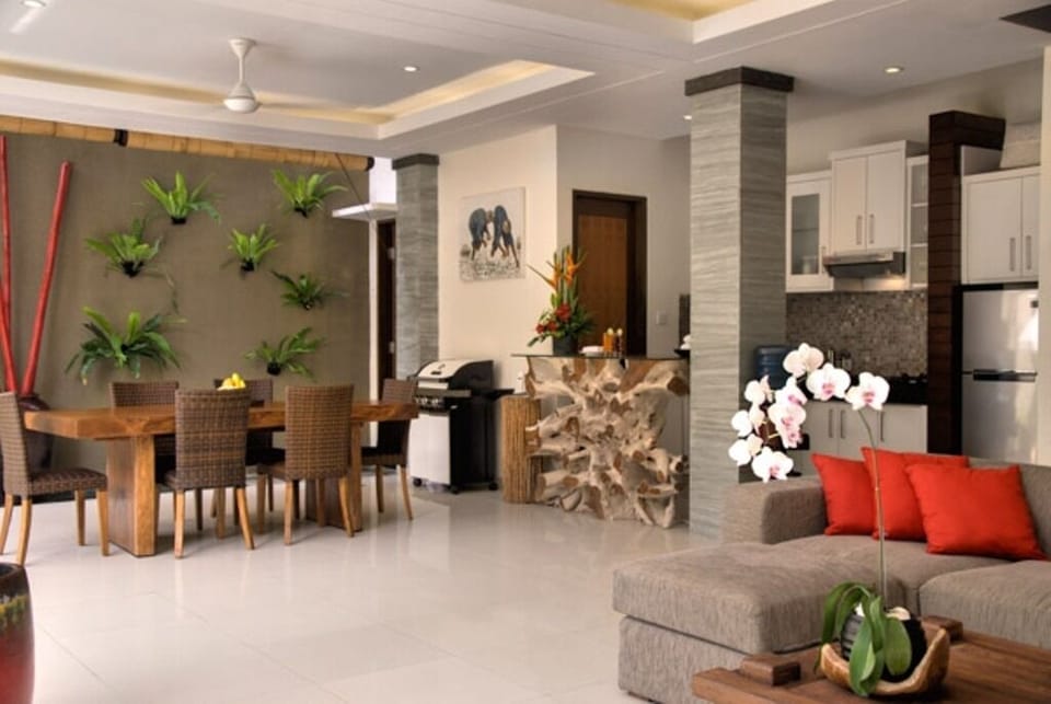 Kumpi,  2 BR Seminyak