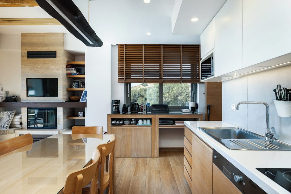 A fully equipped kitchen with top-quality fixtures.