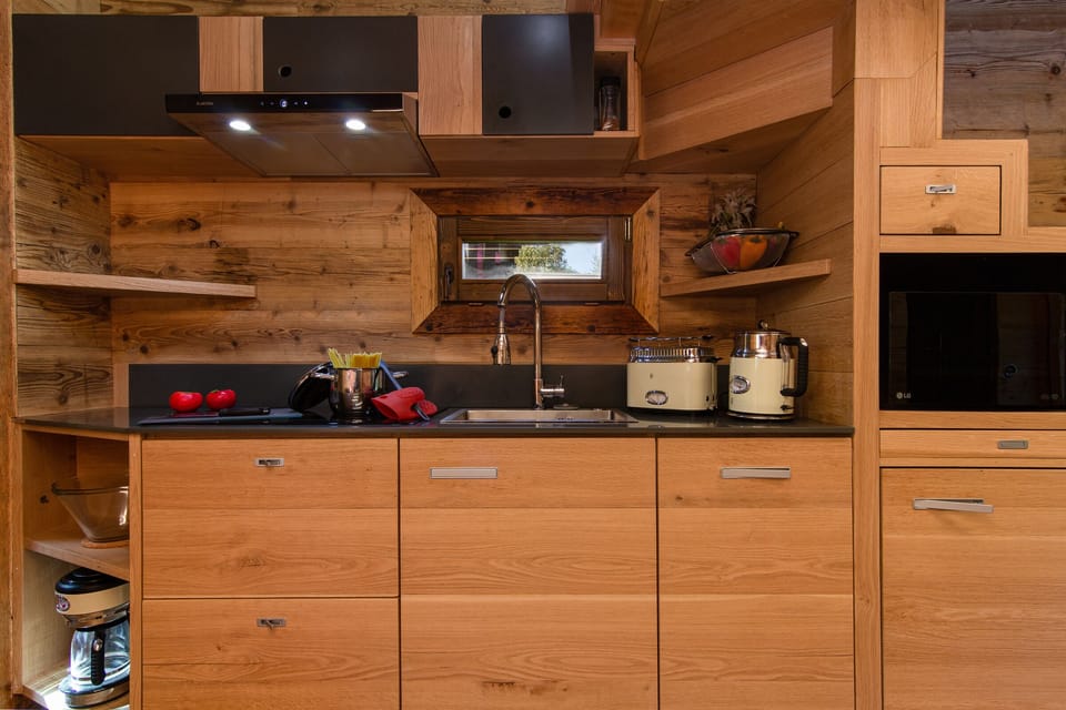 Kitchen with all appliances