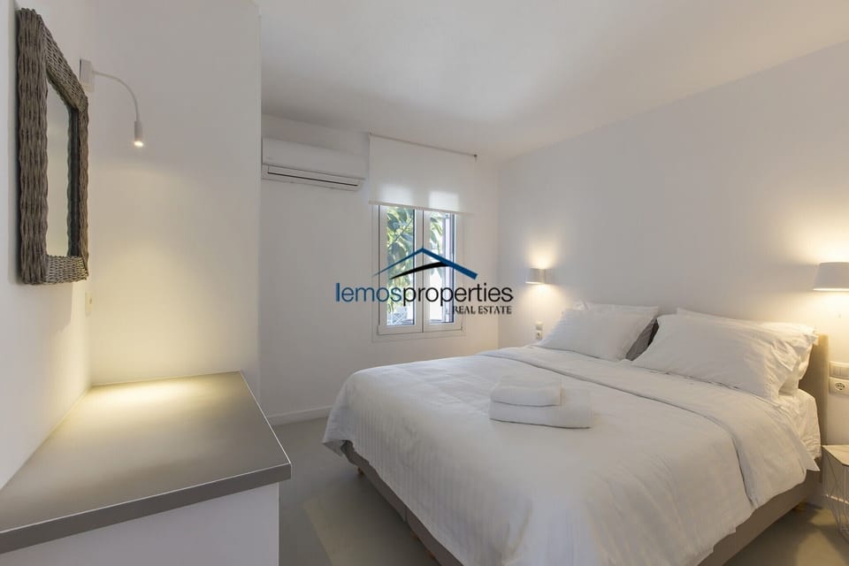 the second bedroom with 2 single beds that can be joined to make a double bed