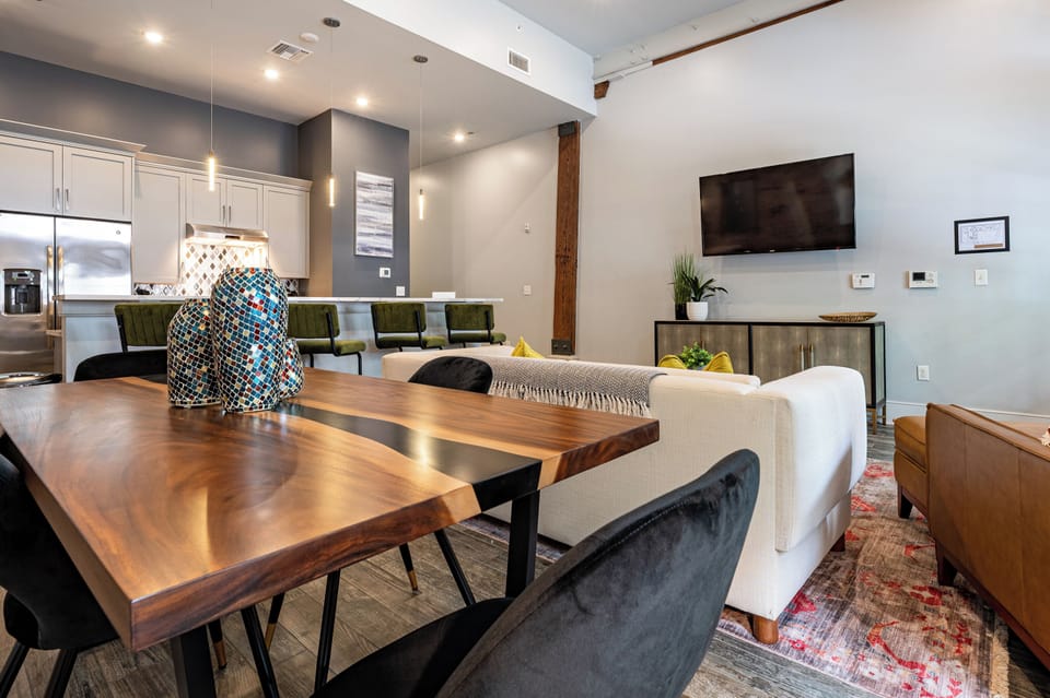 Open concept living, kitchen, and dining area with ample comfortable seating options for you and your guests. Samsung Smart 4K TV that allows for streaming from your favorite apps, along with the DIRECTV Entertainment.