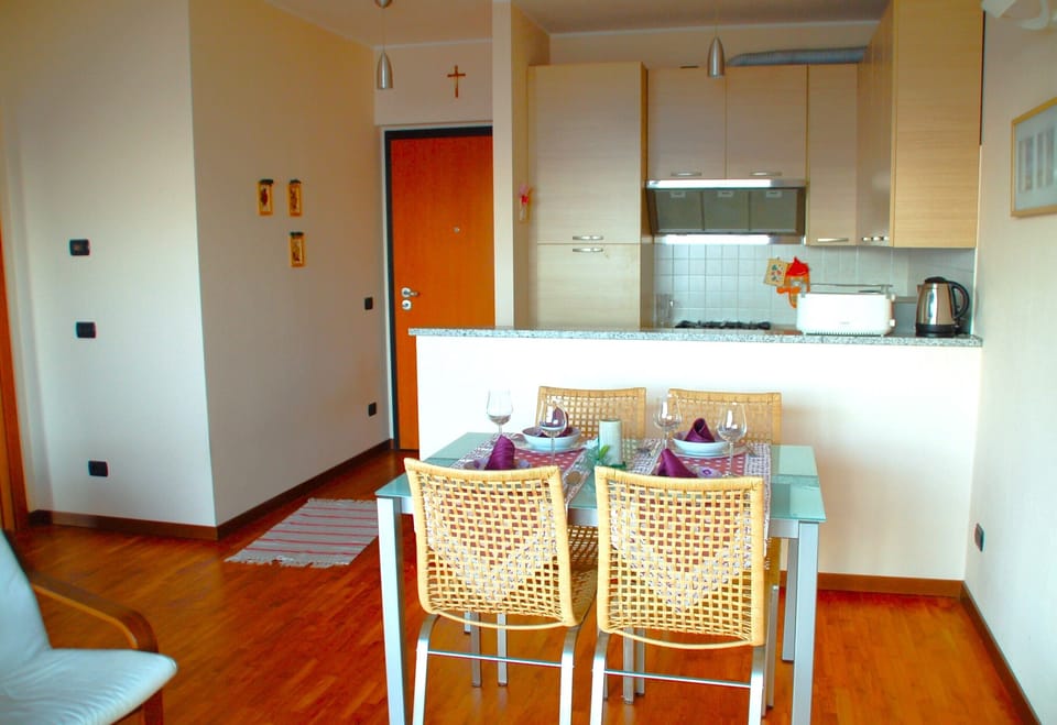 Kitchen / dining area
