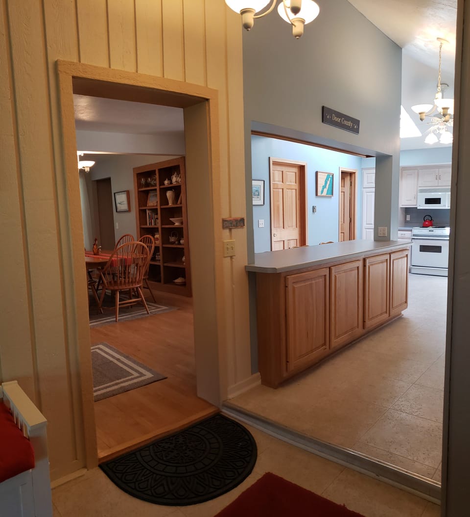 Back foyer into Kitchen