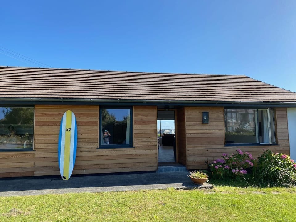 Blue Sky is blessed with two great surfing beaches 10 mins walk away. 