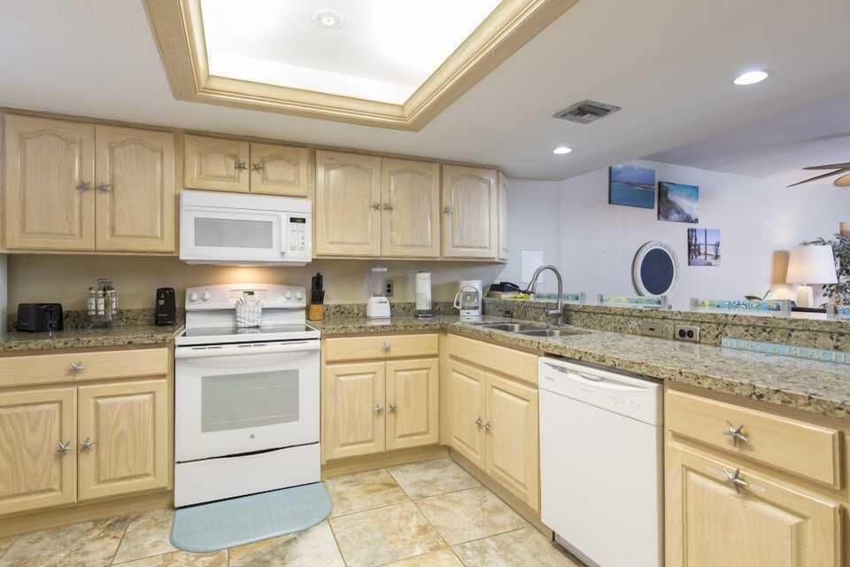 Spice up your vacation in our fully equipped kitchen!