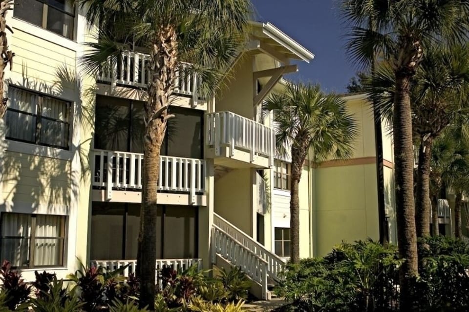 Beautiful villa which is large, clean, and conveniently located.