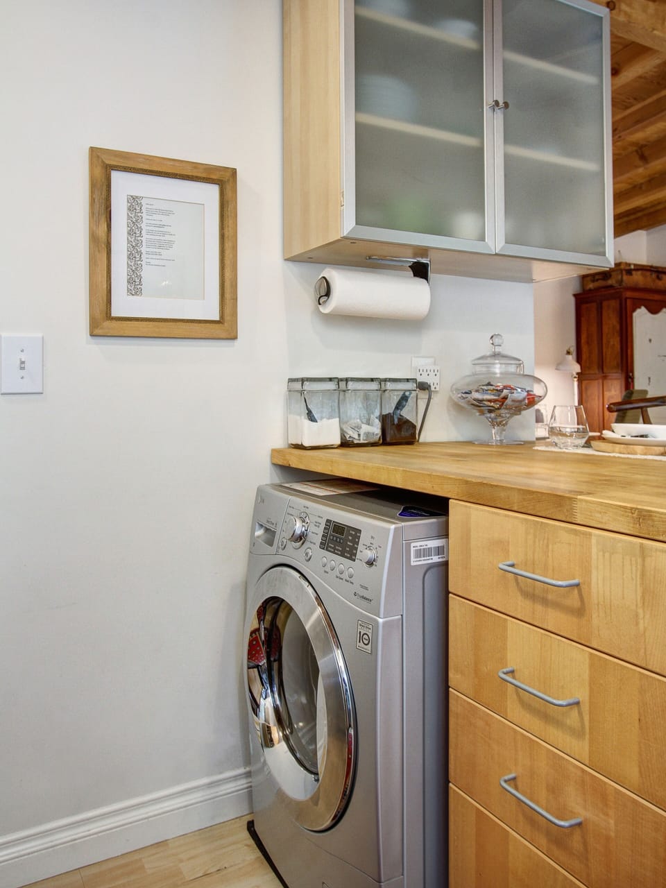 Washer/ dryer under the kitchen island