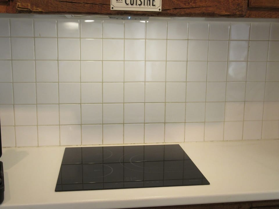 A new Induction hob makes for easy cleanup and fast cooking. Fantastic!