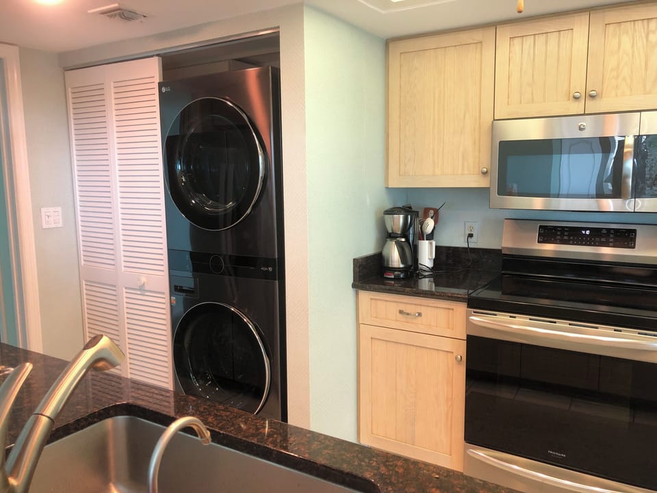 Kitchen (in unit laundry on left)